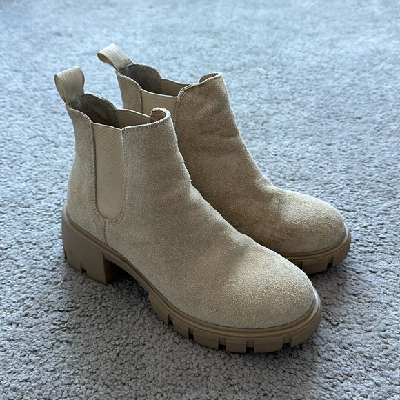 Boots - Picture 1 of 2